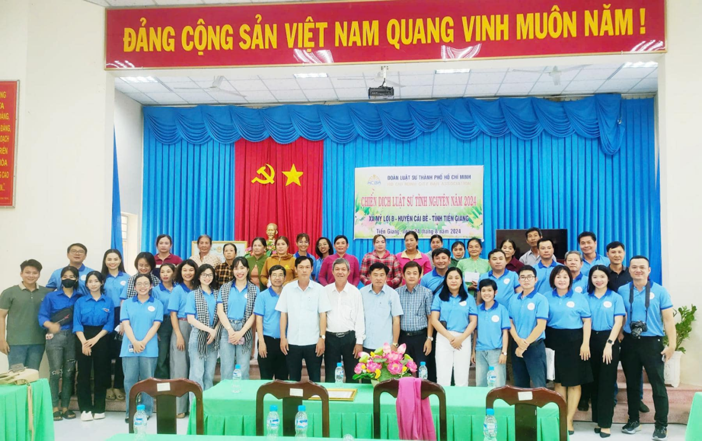 ĐOÀN LUẬT SƯ THÀNH PHỐ HỒ CHÍ MINH TỔ CHỨC TƯ VẤN TUYÊN TRUYỀN PHÁP LUẬT VÀ TẶNG QUÀ CHO CÁC HỘ GIA ĐÌNH CÓ HOÀN CẢNH KHÓ KHĂN TẠI HUYỆN CÁI BÈ, TỈNH TIỀN GIANG.